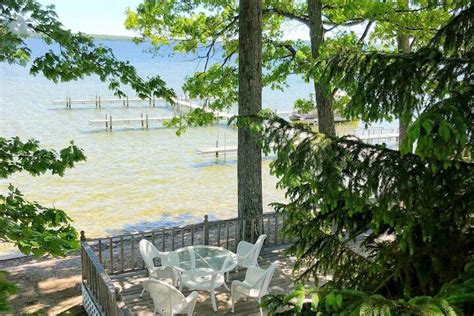 hotels on lake hubbard.